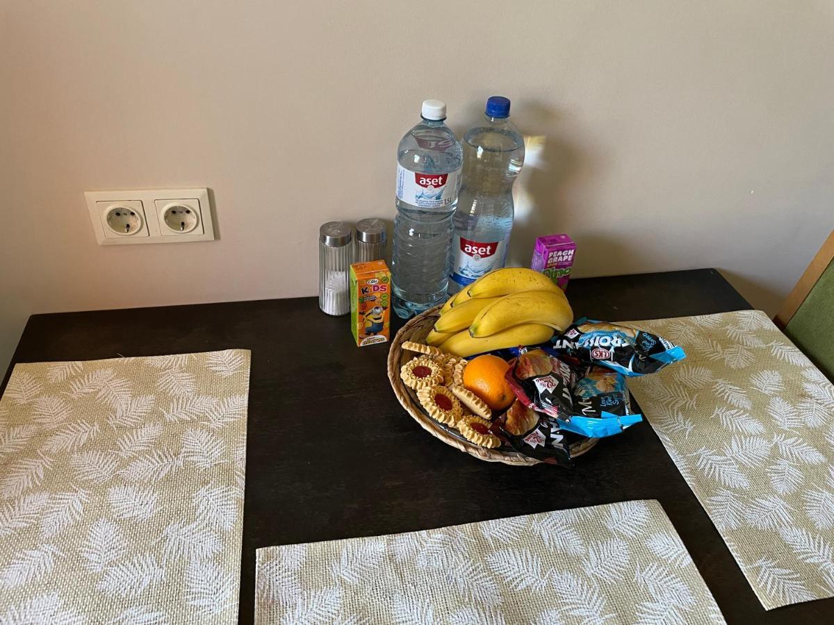 Happy Guest Apartament Apartman Jūrkalne Kültér fotó
